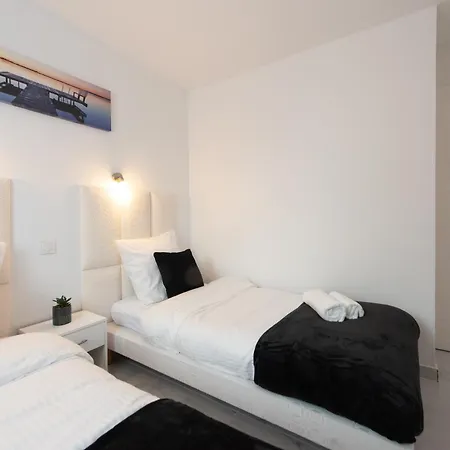 Stylish 2 In The Heart Of * Cannes